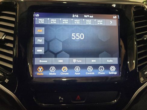 Used 2019 Jeep Cherokee Limited AWD/4WD image 25
