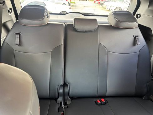 Used 2021 Toyota Sienna XSE w/ XSE Plus Package FWD image 18