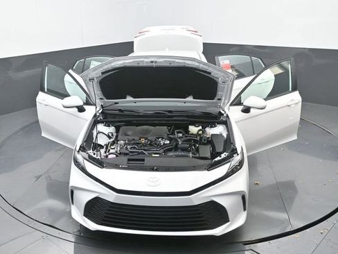 New 2026 Toyota Camry LE FWD image 32