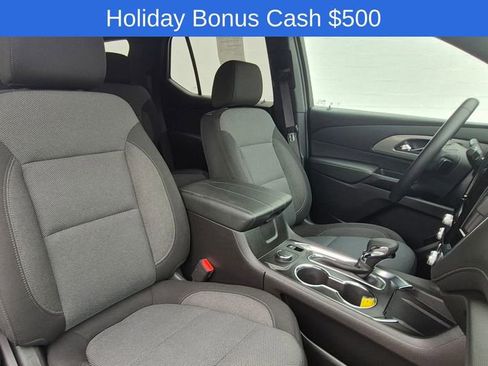 Used 2023 Chevrolet Traverse LT image 4