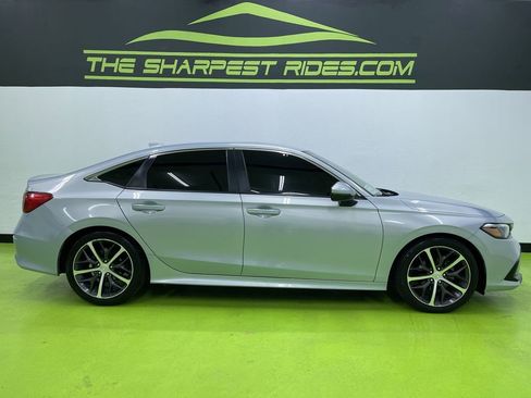 Used 2022 Honda Civic Touring image 11