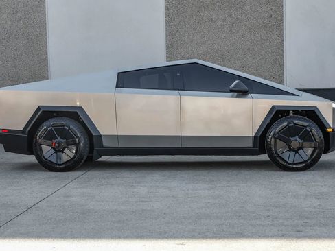 Used 2024 Tesla Cybertruck Cyberbeast image 10