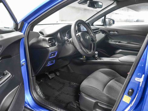 Certified 2018 Toyota C-HR XLE image 17