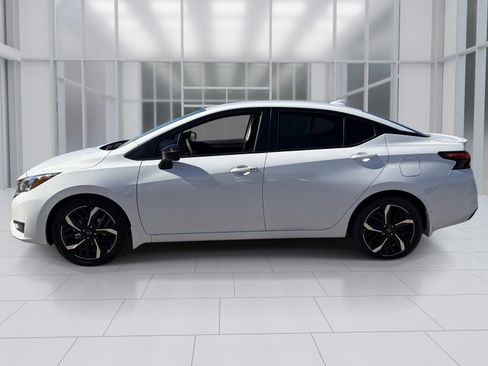 New 2025 Nissan Versa SR w/ Trunk Package FWD image 3