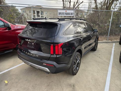 Used 2022 Kia Sorento SX Prestige image 2