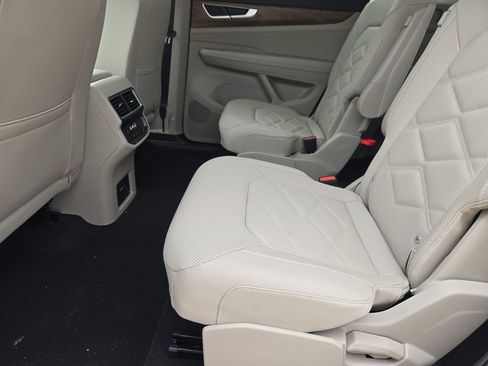 New 2026 Volkswagen Atlas SE FWD image 21