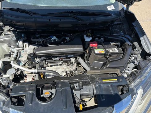 Used 2017 Nissan Rogue SV AWD/4WD image 21