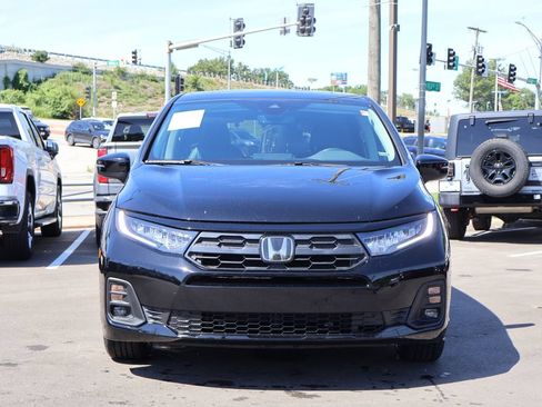 Certified 2025 Honda Odyssey EX-L image 2