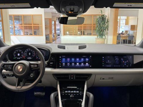 Used 2026 Porsche Cayenne image 7