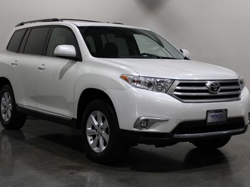 Used 2012 Toyota Highlander image 3