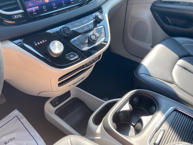 Used 2023 Chrysler Pacifica Touring-L FWD image 31