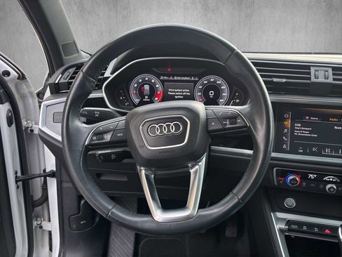 Used 2019 Audi Q3 2.0T Premium Plus w/ Premium Plus Package image 11