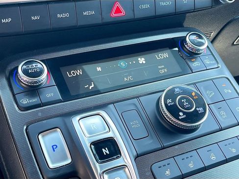 Used 2025 Hyundai Palisade Calligraphy AWD/4WD image 16