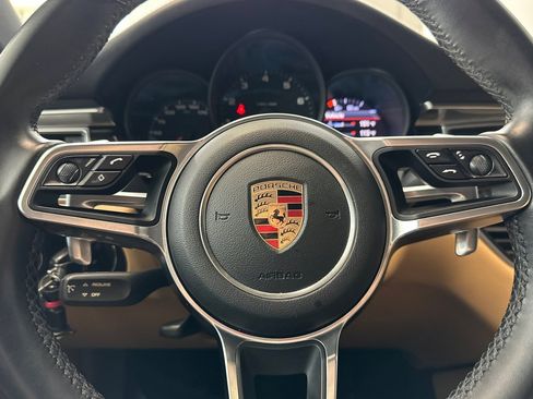 Used 2018 Porsche Macan AWD image 16
