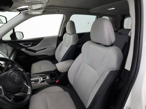 Used 2022 Subaru Forester Premium image 9