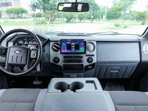 Used 2015 Ford F250 XLT w/ XLT Premium Package AWD/4WD image 42