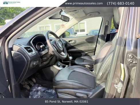 Used 2018 Jeep Compass Latitude AWD/4WD image 9