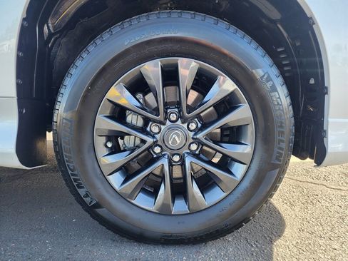 Used 2023 Lexus GX 460 Premium image 25