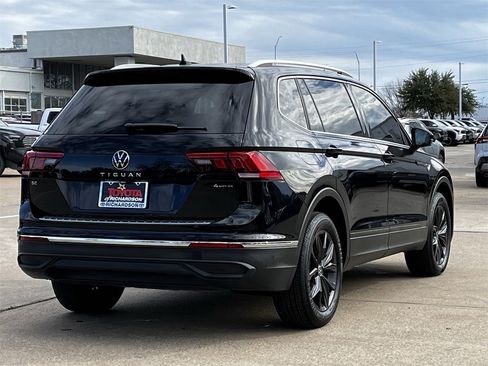 Used 2024 Volkswagen Tiguan SE image 4