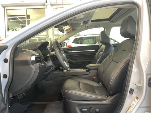 Used 2024 Nissan Altima 2.5 SR w/ SR Premium Package AWD/4WD image 8