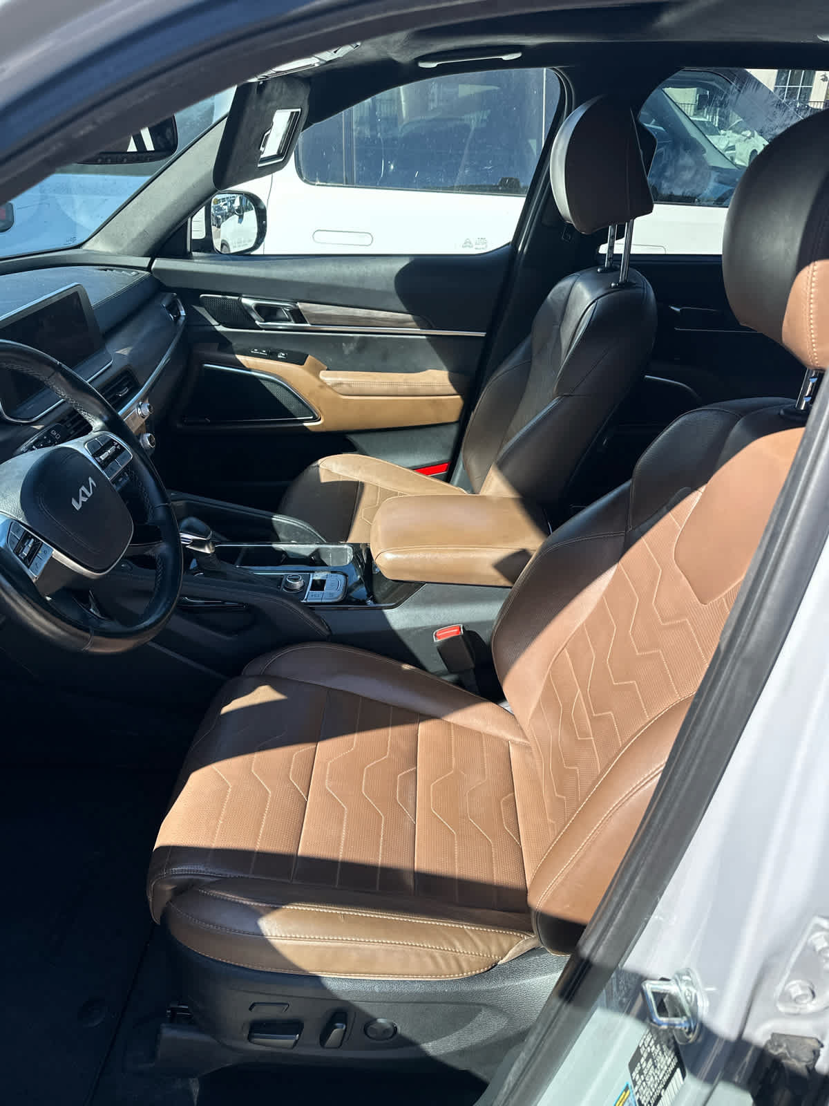 Used 2022 Kia Telluride SX w/ SX Prestige Package AWD/4WD image 4