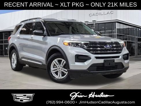 Used 2023 Ford Explorer XLT image 1