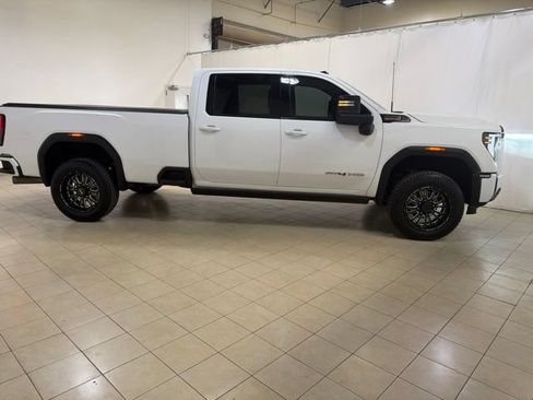 Used 2024 GMC Sierra 3500 AT4 w/ AT4 Premium Plus Package AWD/4WD image 7