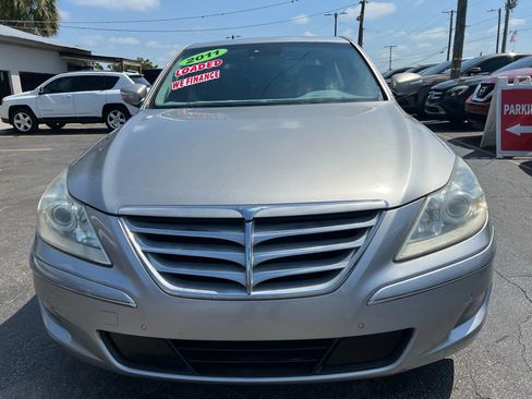 Used 2011 Hyundai Genesis 3.8 w/ Technology Pkg 4 image 3