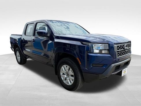 Used 2023 Nissan Frontier SV w/ Tow Package AWD/4WD image 3