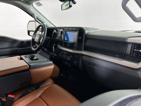 Used 2023 Ford F250 XLT w/ Snow Plow Prep Package image 26