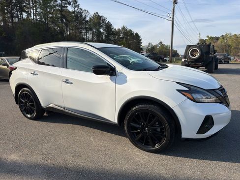 Used 2023 Nissan Murano SV w/ SV Midnight Edition Package FWD image 3