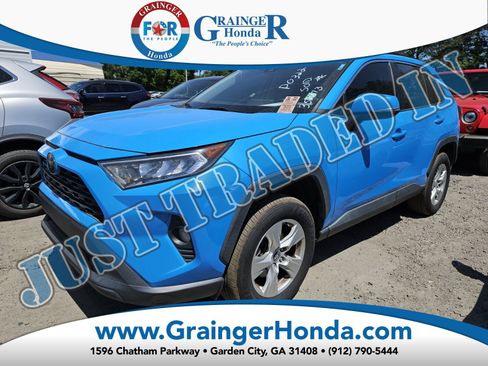 Used 2021 Toyota RAV4 XLE image 1