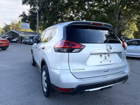 Used 2018 Nissan Rogue S FWD image 7