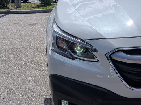 Certified 2022 Subaru Outback Touring XT AWD/4WD image 10