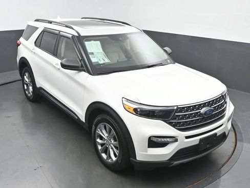 Used 2022 Ford Explorer XLT w/ Equipment Group 202A AWD/4WD image 45