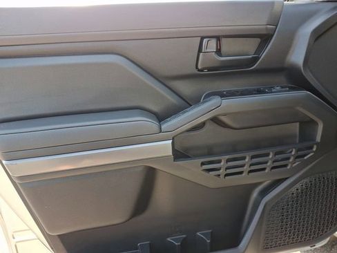 Used 2025 Toyota Tacoma SR5 image 12