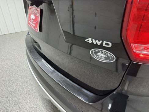 Used 2017 Ford Explorer XLT AWD/4WD image 7