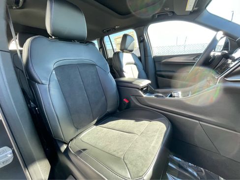 New 2025 Jeep Grand Cherokee Altitude image 25