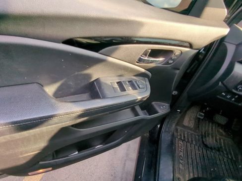 Used 2016 Honda Pilot Touring image 8