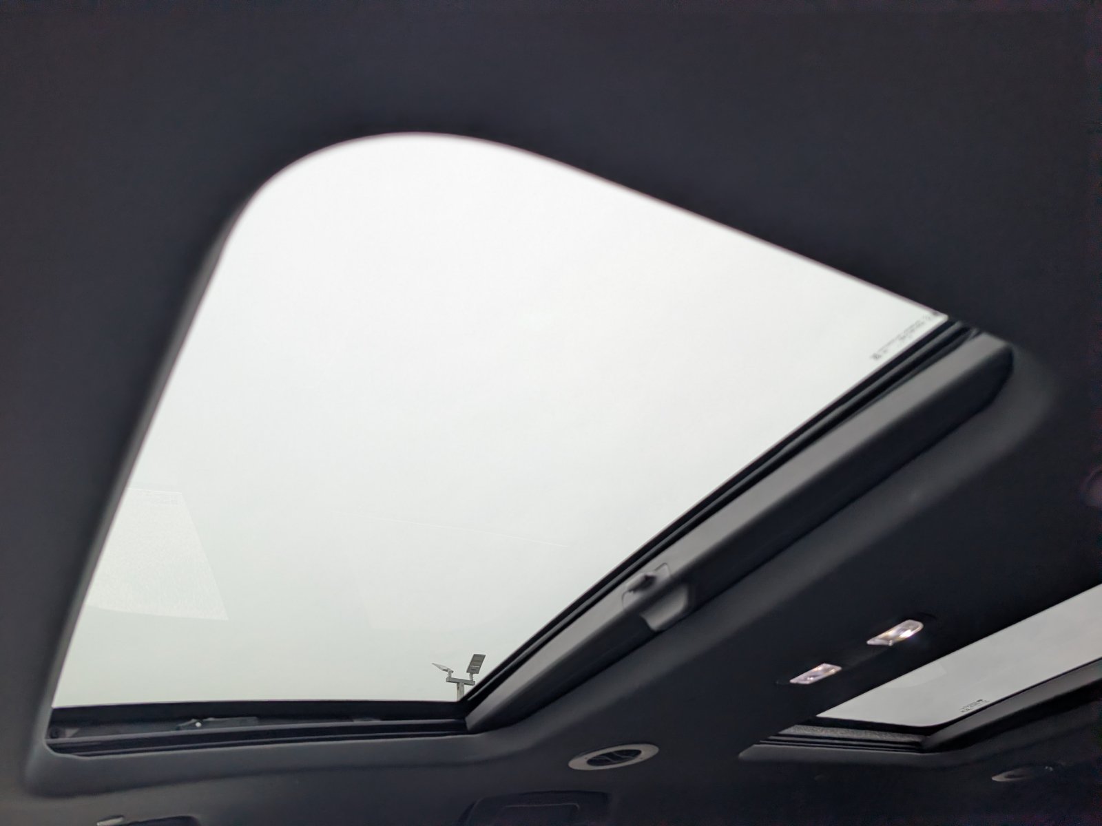 Used 2023 Chevrolet Traverse Premier FWD image 8