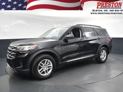 Used 2025 Ford Explorer Active image 1