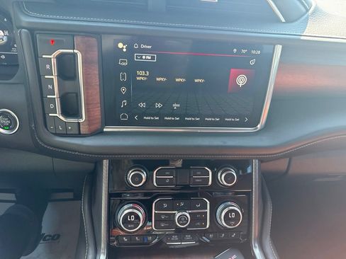 Used 2023 GMC Yukon XL Denali Ultimate AWD/4WD image 31