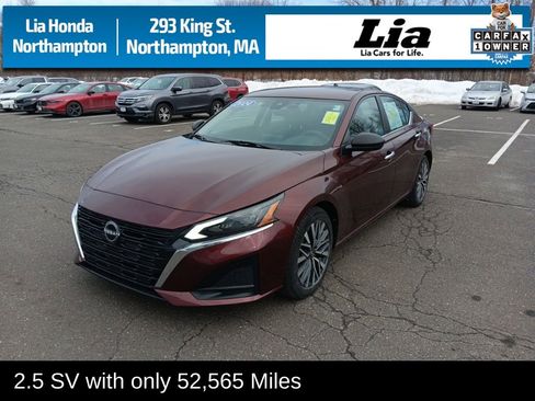 Used 2024 Nissan Altima 2.5 SV image 1