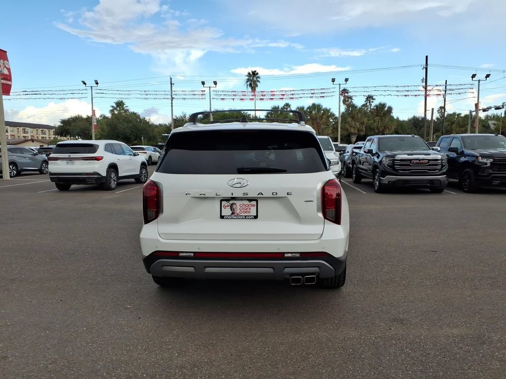 Used 2024 Hyundai Palisade Limited AWD/4WD image 4