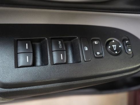 Used 2018 Honda CR-V LX image 29