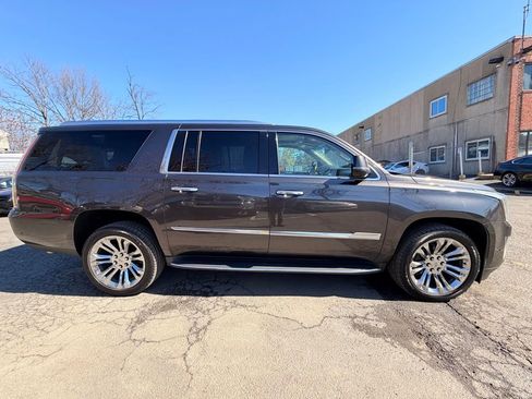 Used 2018 Cadillac Escalade ESV Luxury image 6