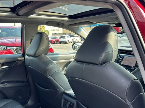 Used 2018 Toyota Camry XSE FWD image 21