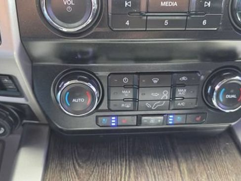 Used 2020 Ford F250 Lariat w/ Lariat Ultimate Package AWD/4WD image 18