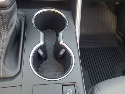 Certified 2023 Toyota Highlander L image 17