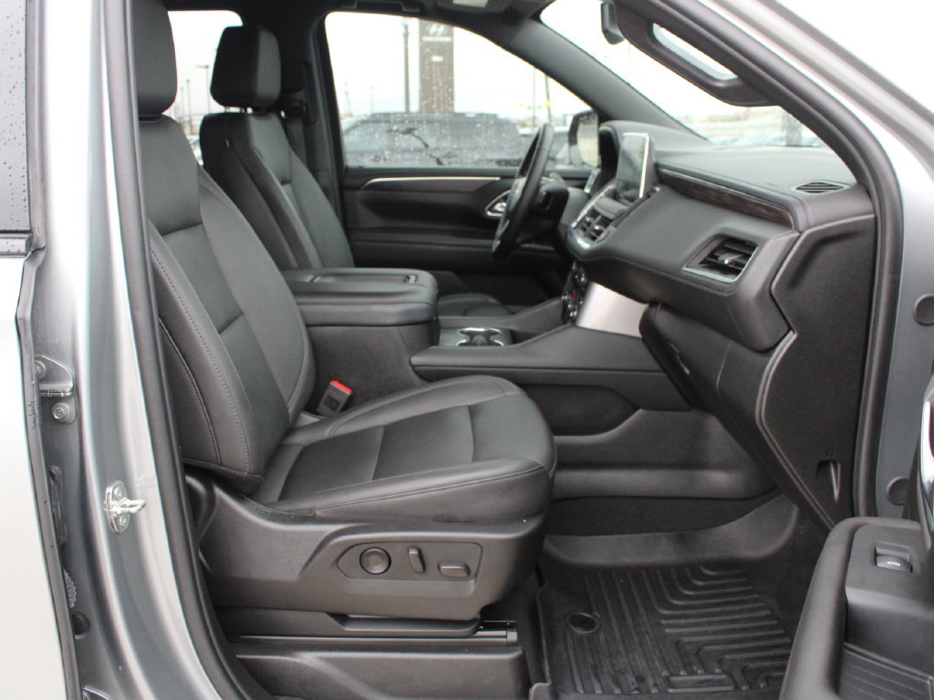 Used 2024 Chevrolet Tahoe Z71 w/ Luxury Package AWD/4WD image 18